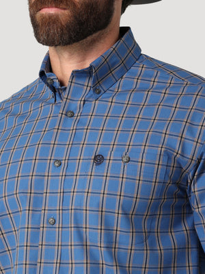 Wrangler Men's Long Sleeve Logo Shirt Blue / Tan Plaid 2318987