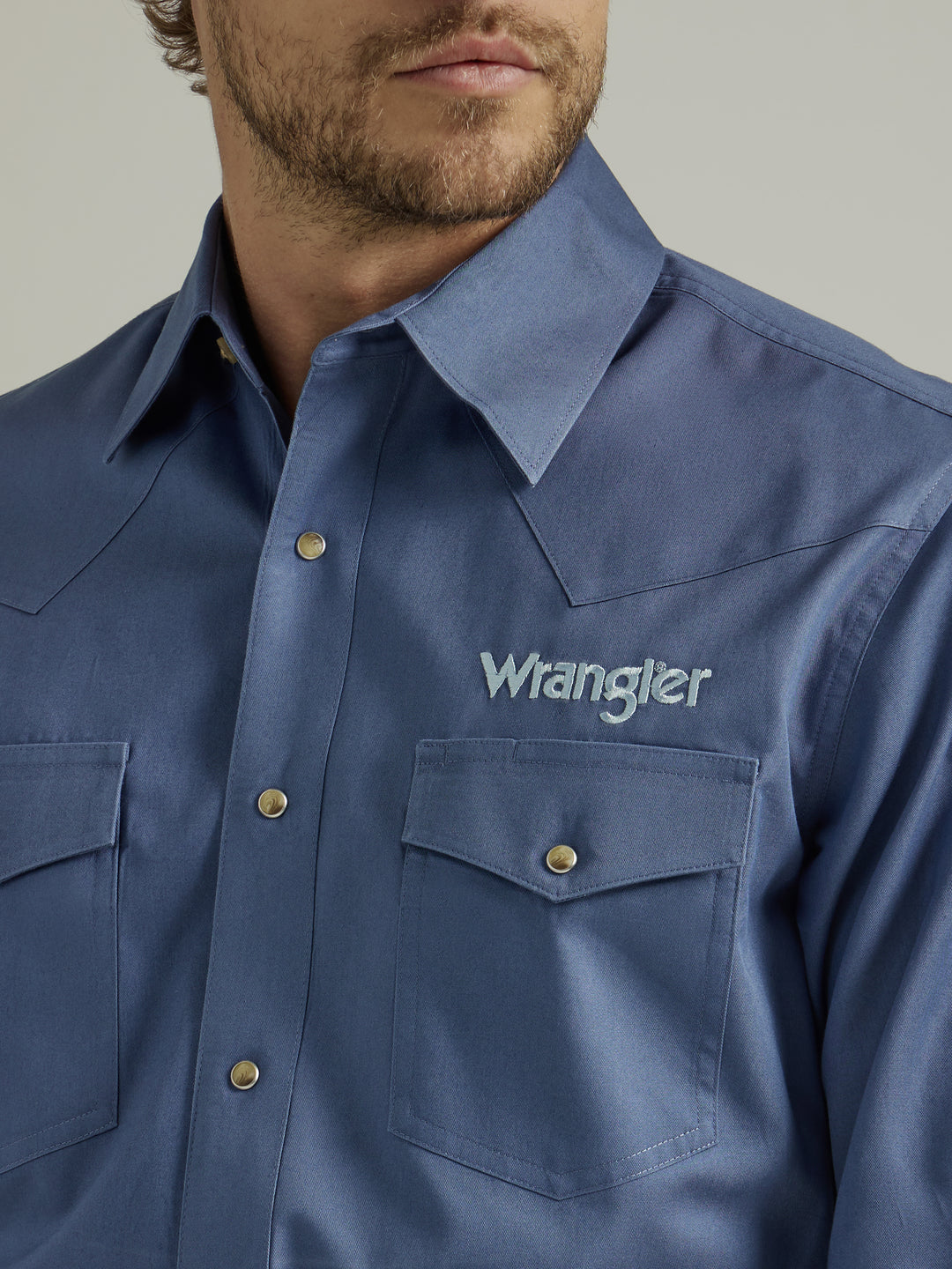 Wrangler Men's Classic Fit Blue Snap Solid Shirt