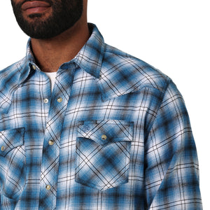 Wrangler Men's Retro Modern Fit Blue/Black Flannel Snap Shirt