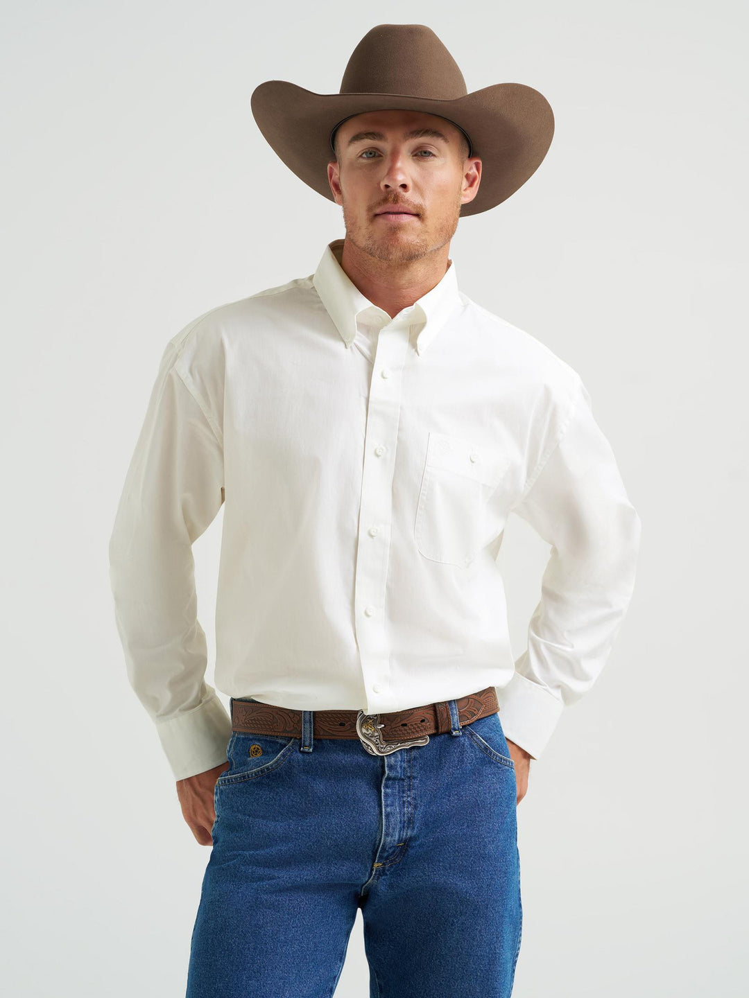 Wranglers Men's George Straight Relaxed Fit Long Sleeve - White