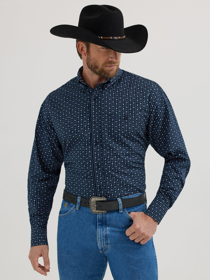 Wrangler Men's George Strait Collection Relaxed Fit Stretch Blue Shirt