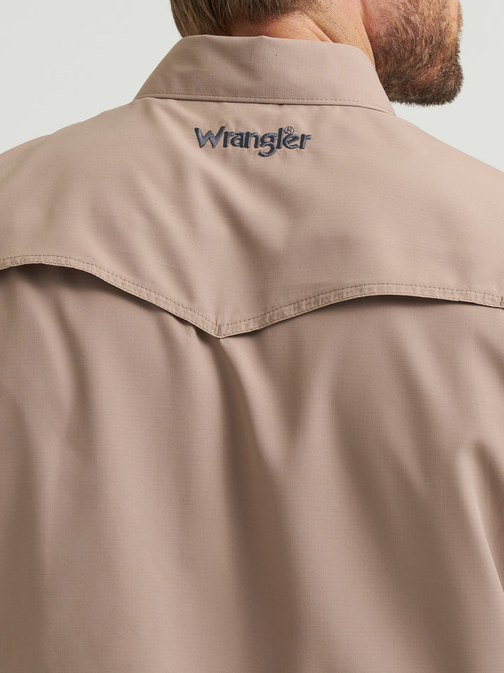 Wrangler Men's Performance Short Sleeve Snap Shirt  - Tan