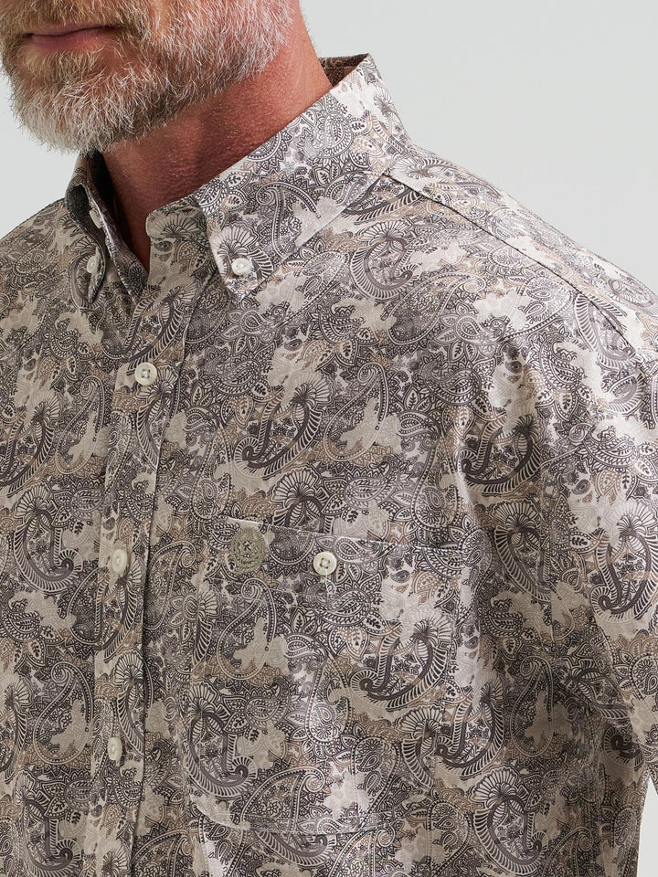 Wranglers Men's George Straight Relaxed Fit Long Sleeve - Brown