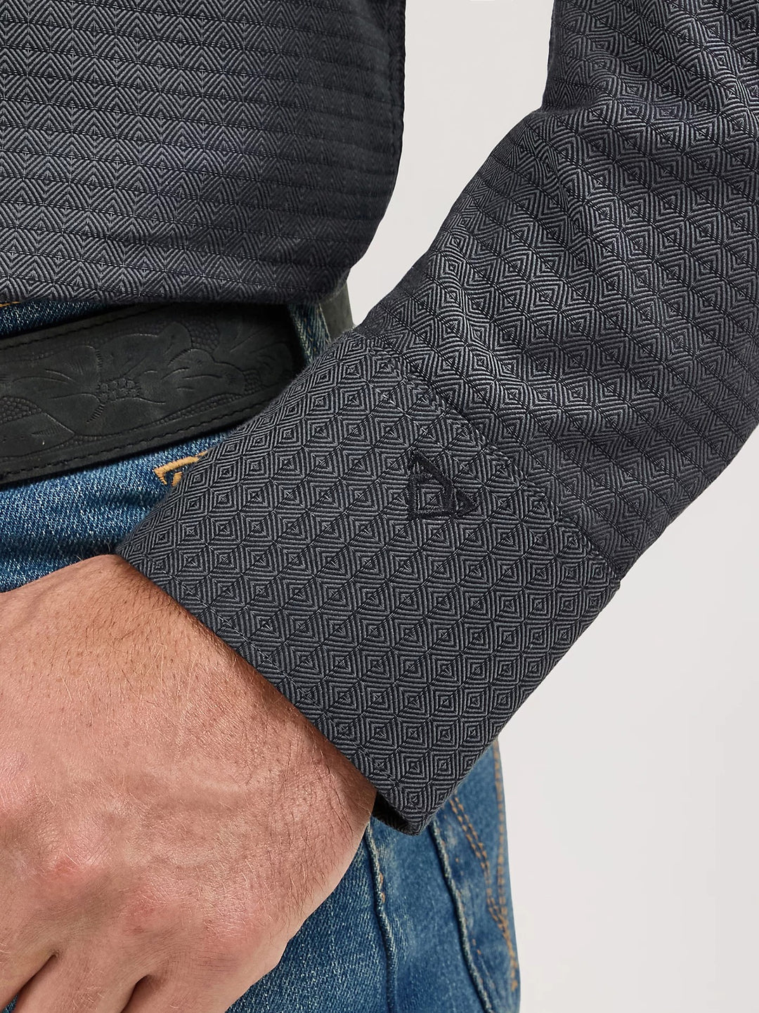 Wrangler Men's Cody Johnson Button Down Long Sleeve Shirt - Black Shadow