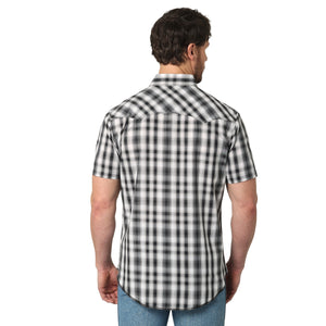 Wrangler Men's Fashion Western Plaid Snap Shirt Black
