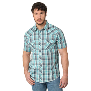 Wrangler Men's Western Fashion Plaid Snap Shirt Blue Sea